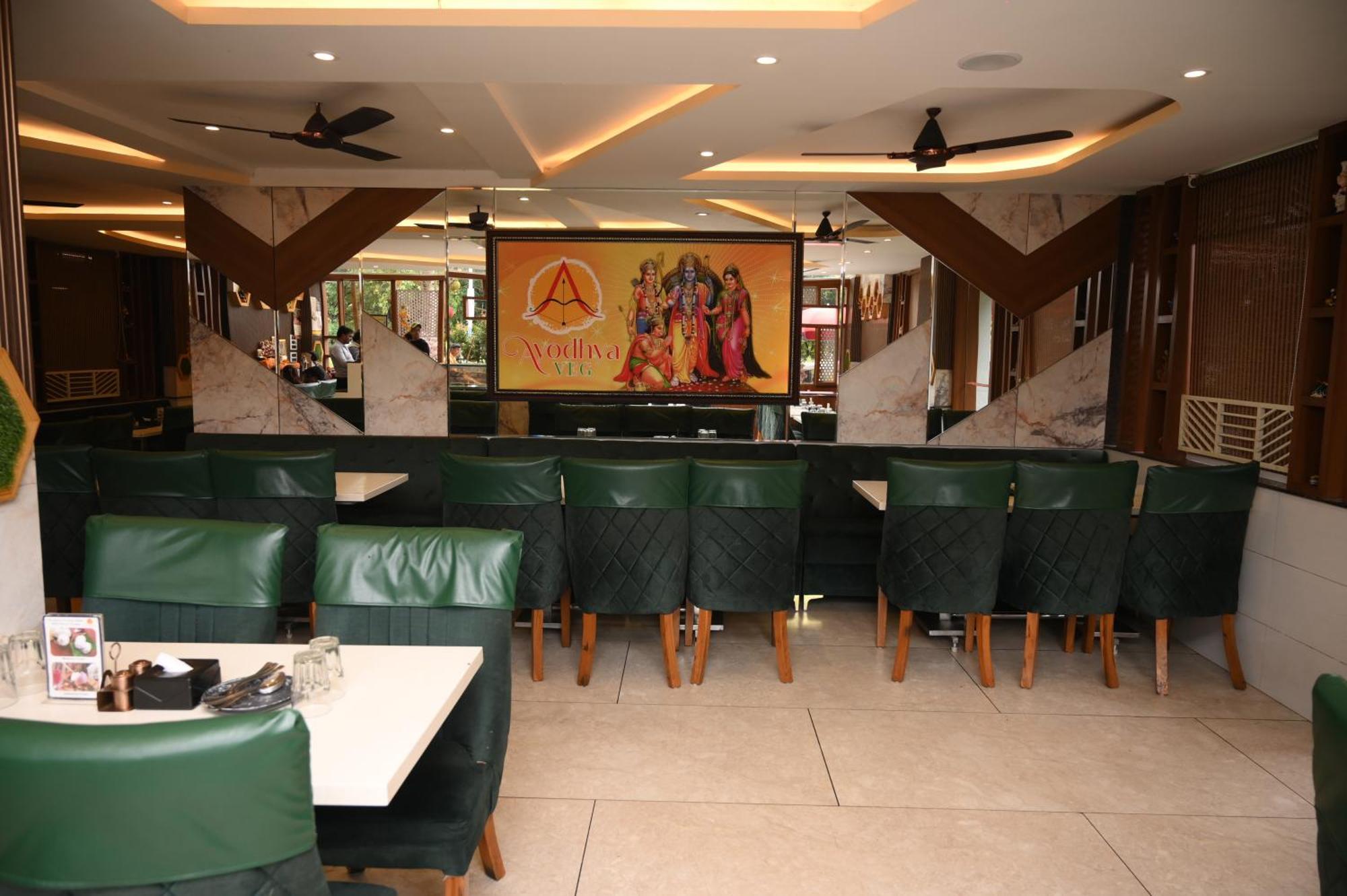 Lemon Wood Suites Poona Buitenkant foto