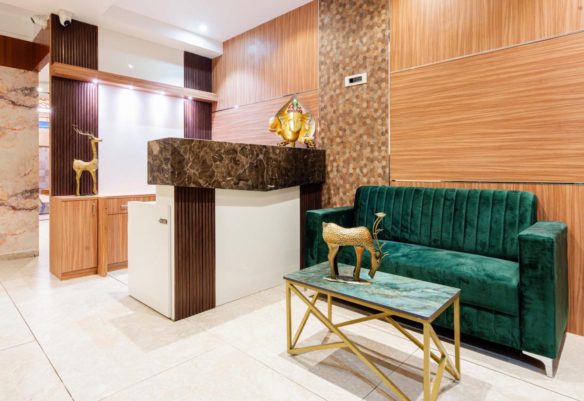 Lemon Wood Suites Poona Buitenkant foto