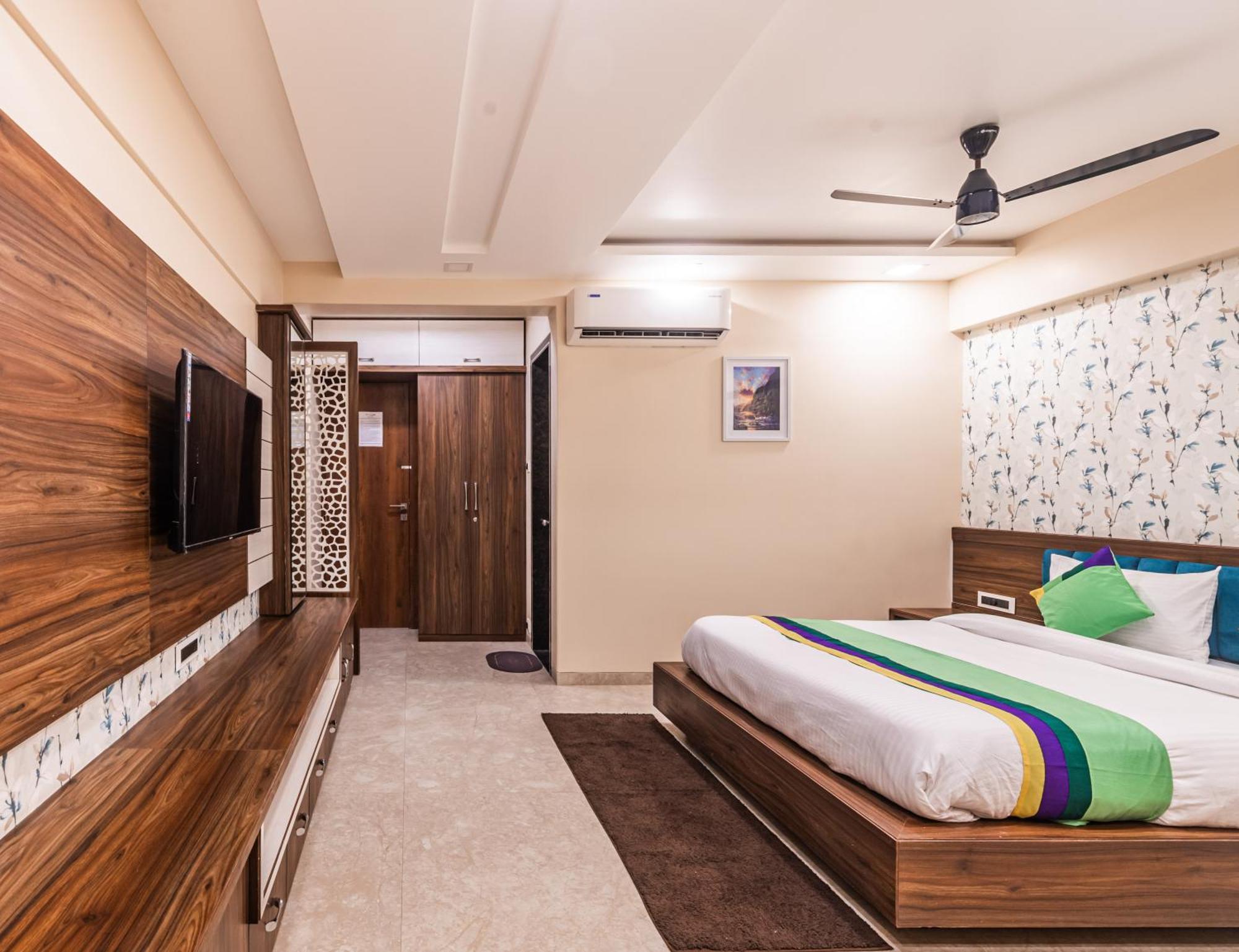 Lemon Wood Suites Poona Buitenkant foto