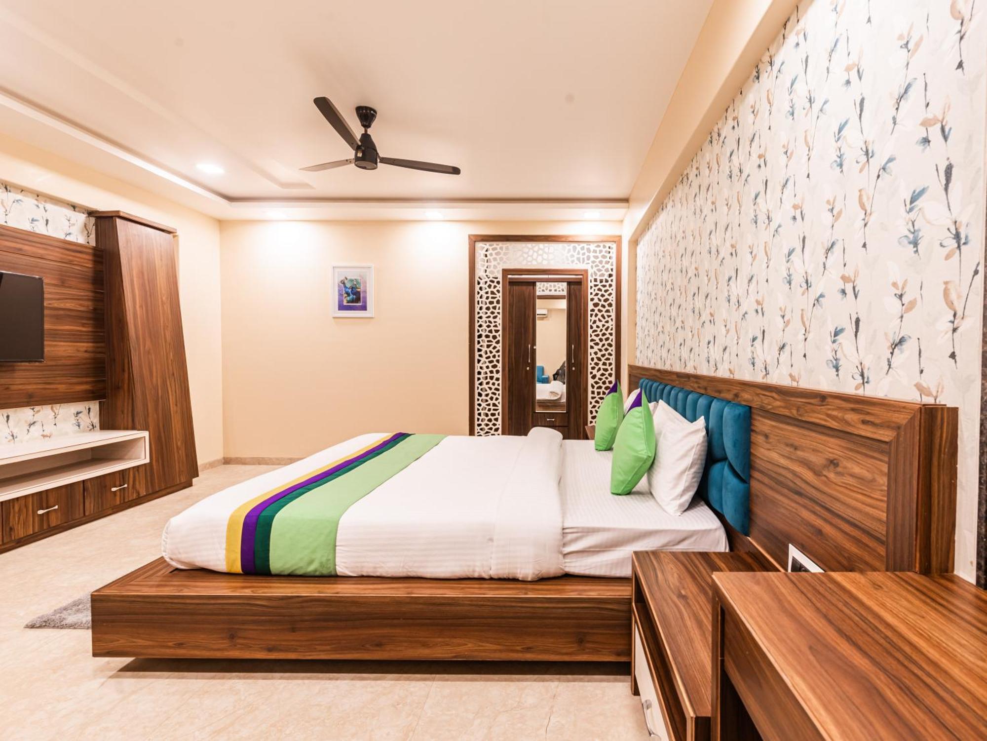 Lemon Wood Suites Poona Buitenkant foto