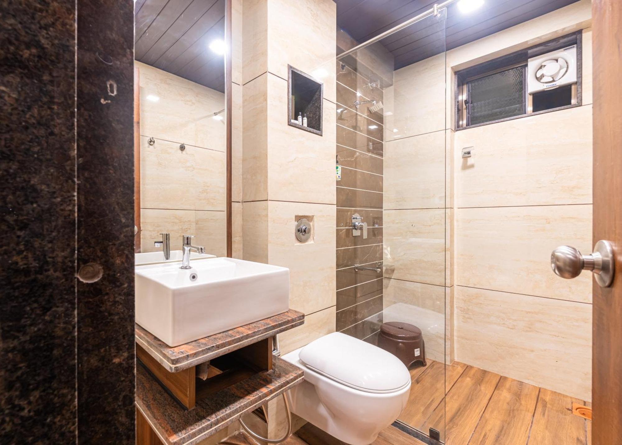 Lemon Wood Suites Poona Buitenkant foto