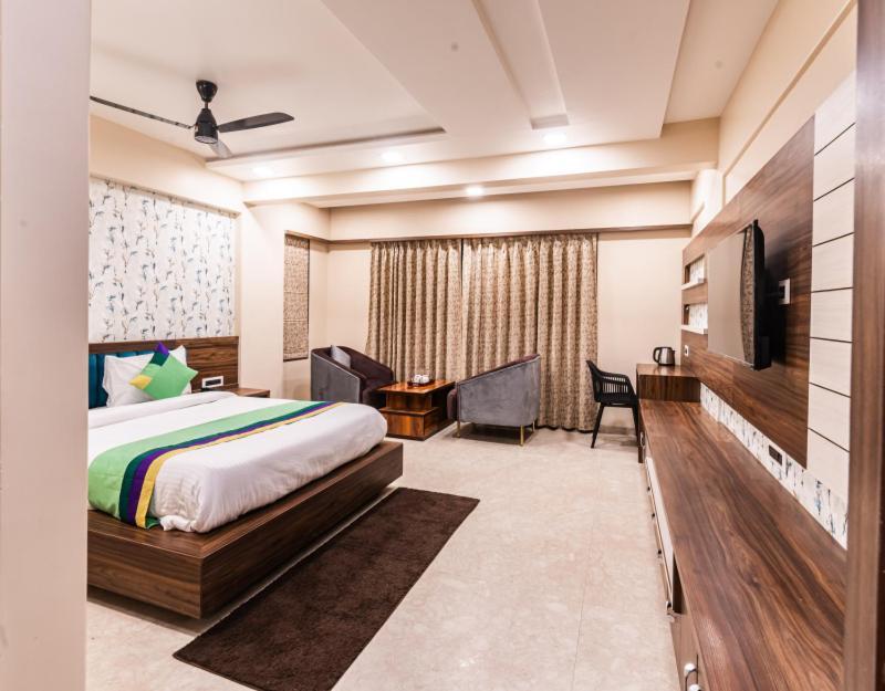 Lemon Wood Suites Poona Buitenkant foto