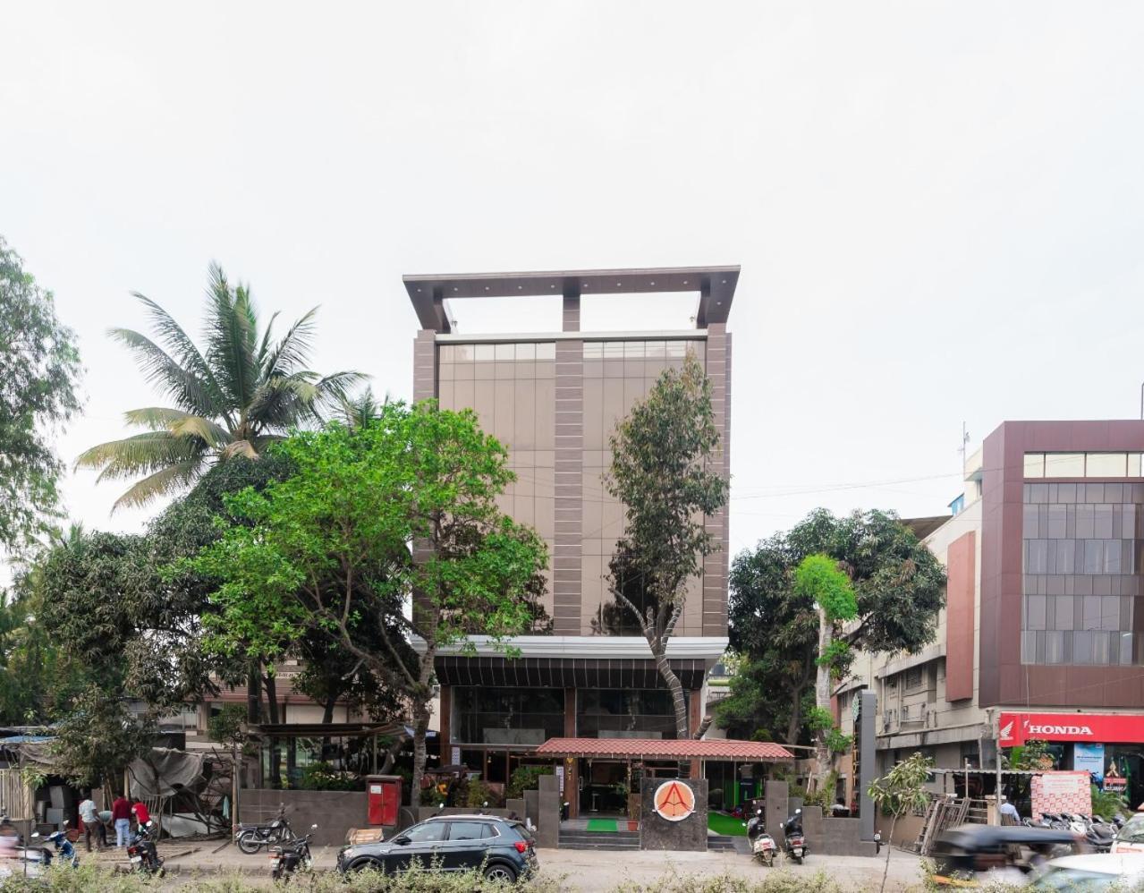 Lemon Wood Suites Poona Buitenkant foto